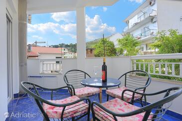 Apartments by the sea Podgora, Makarska - 18918