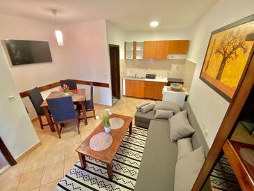 Apartments by the sea Rogoznica - 18927