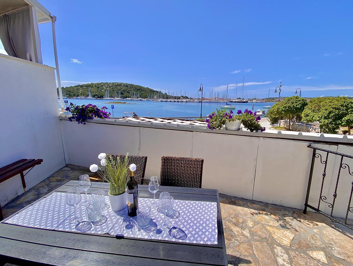 Apartments by the sea Rogoznica - 18927