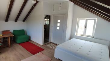 Secluded family friendly house Škrip, Brač - 18944