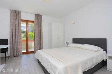 Apartments with parking space Mastrinka, Čiovo - 18954