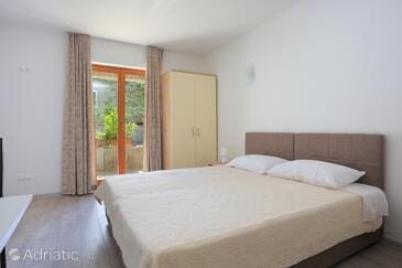 Apartments with parking space Mastrinka, Čiovo - 18954