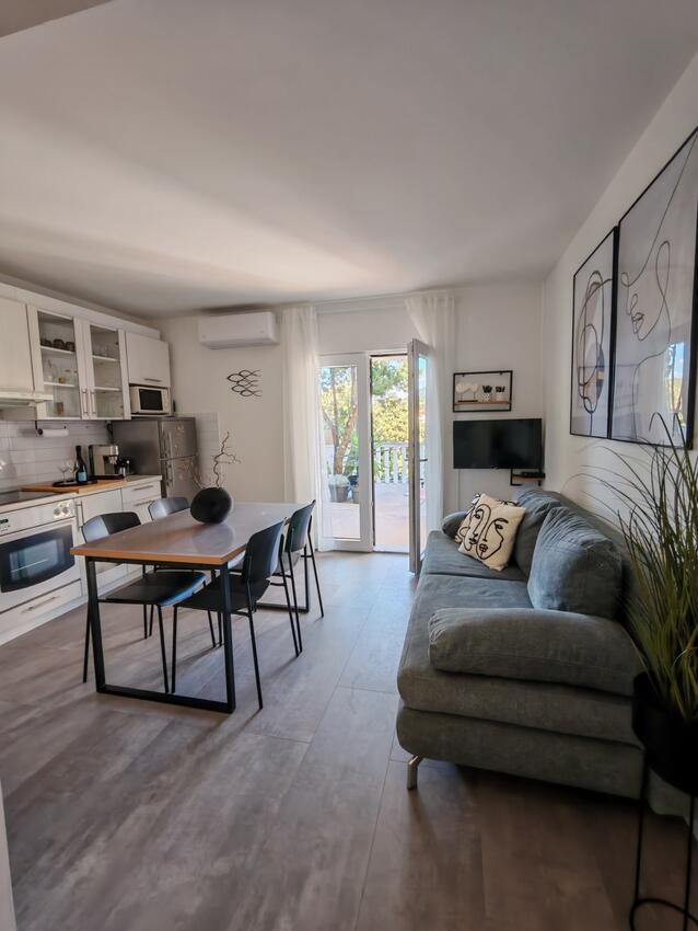 Apartments by the sea Cove Pokrivenik, Hvar - 18955