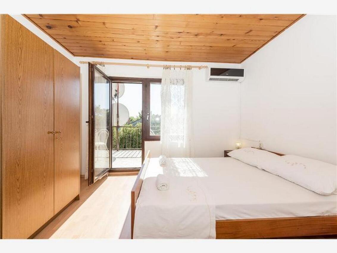 A-18959-a - Private accommodation - Apartments with WiFi Vodice
