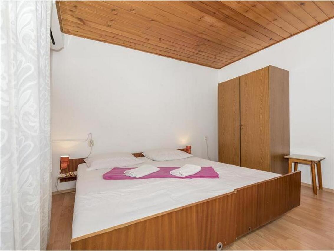 A-18959-a - Private accommodation - Apartments with WiFi Vodice