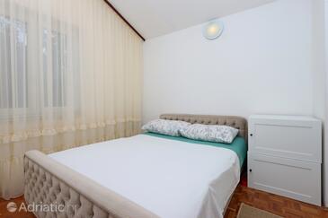 Ferienwohnungen mit Parkplatz Pinezici, Krk - 18967