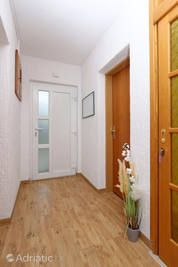 A-18967-a - Zasebna namestitev - Apartmaji s parkingom Pinezići, Krk