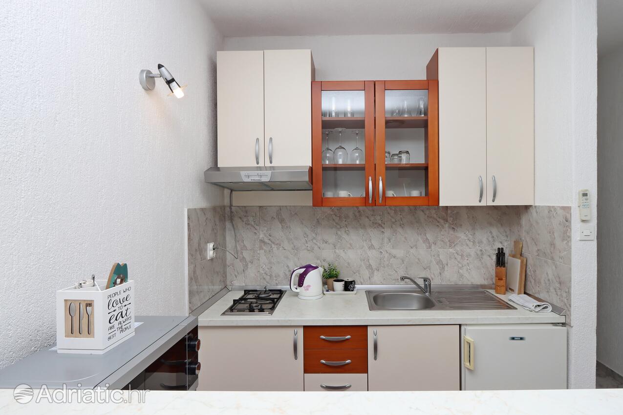 AS-18967-a - Zasebna namestitev - Apartmaji s parkingom Pinezići, Krk