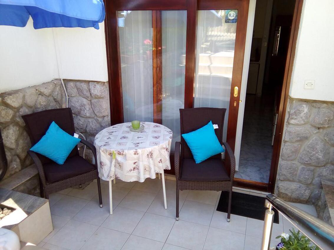 AS-18967-a - Zasebna namestitev - Apartmaji s parkingom Pinezići, Krk