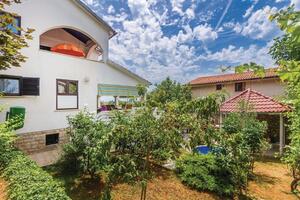 Leiligheter med parkering Pinezici, Krk - 18967