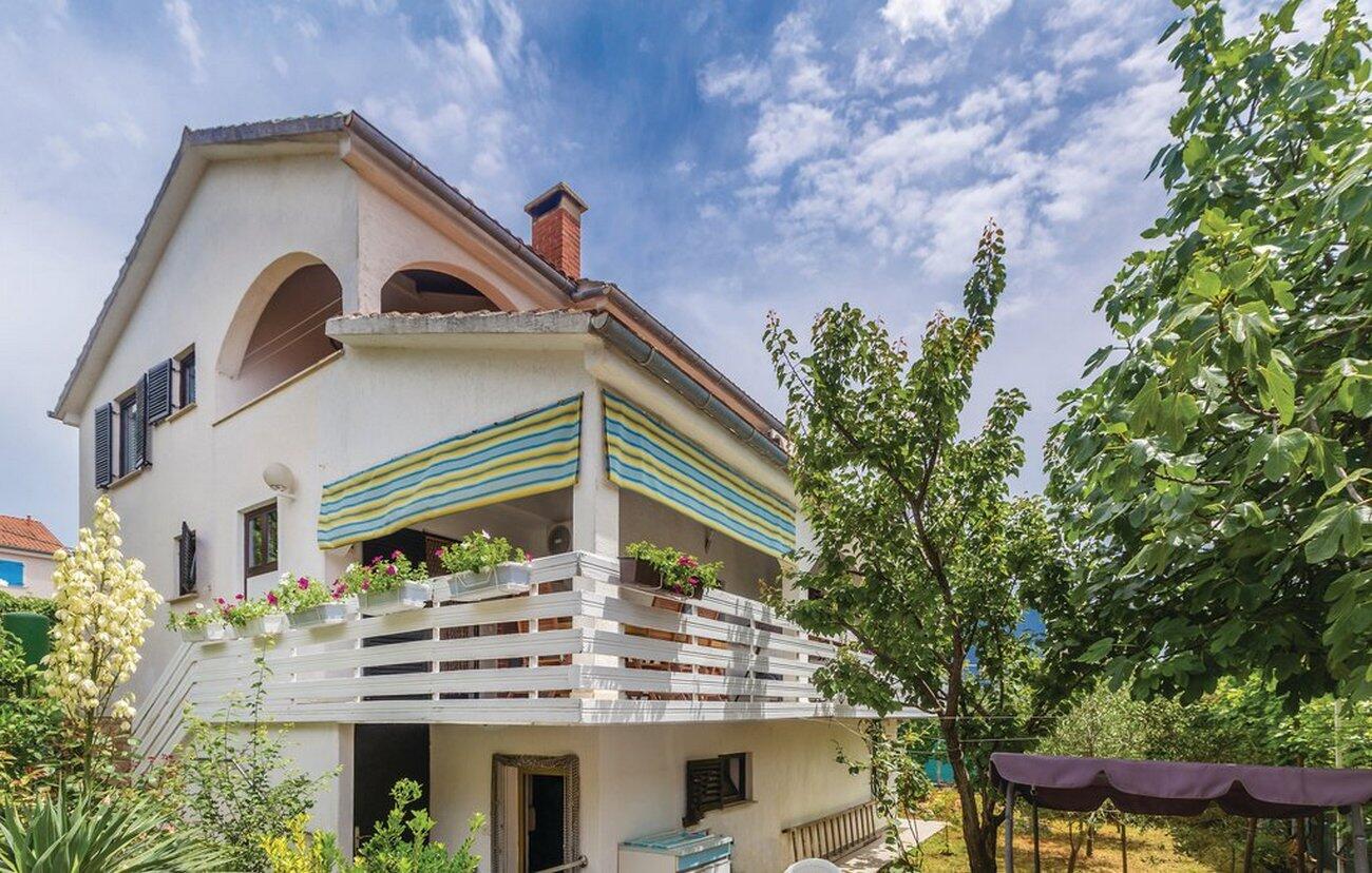 Objekt - Apartmaji s parkingom Pinezići, Krk