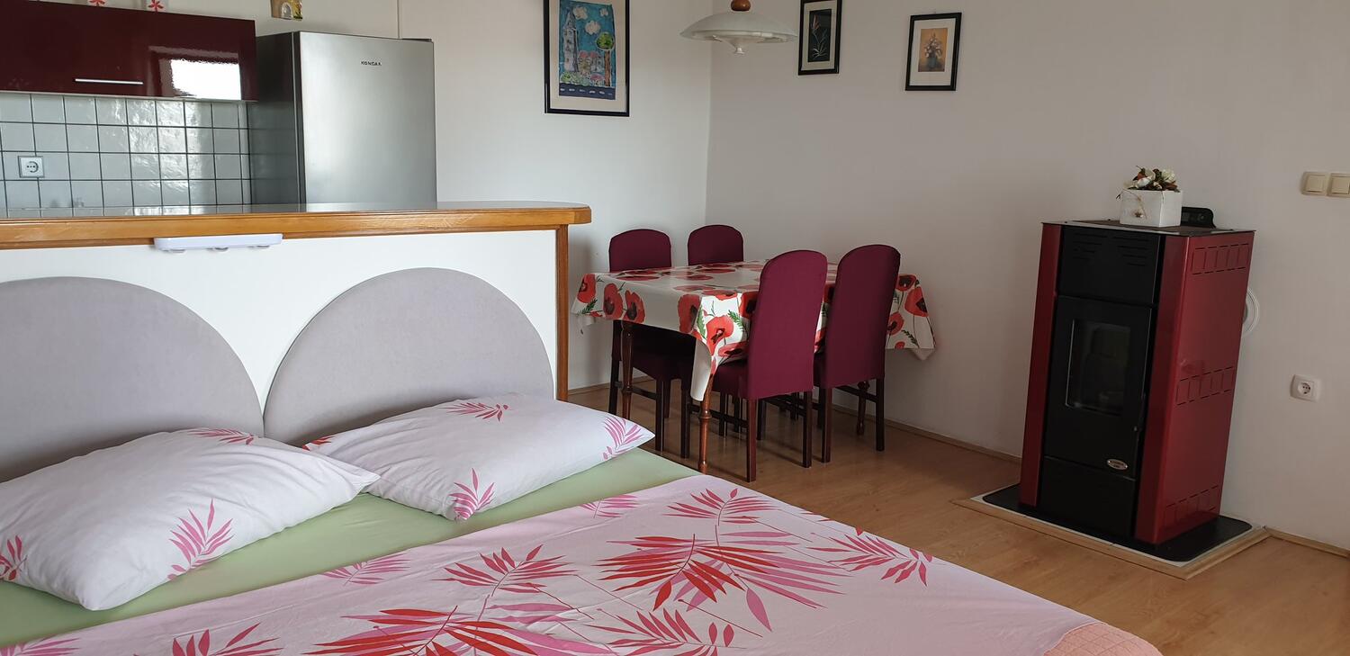 A-18968-a - Private accommodation - Apartments with a parking space Novi Vinodolski