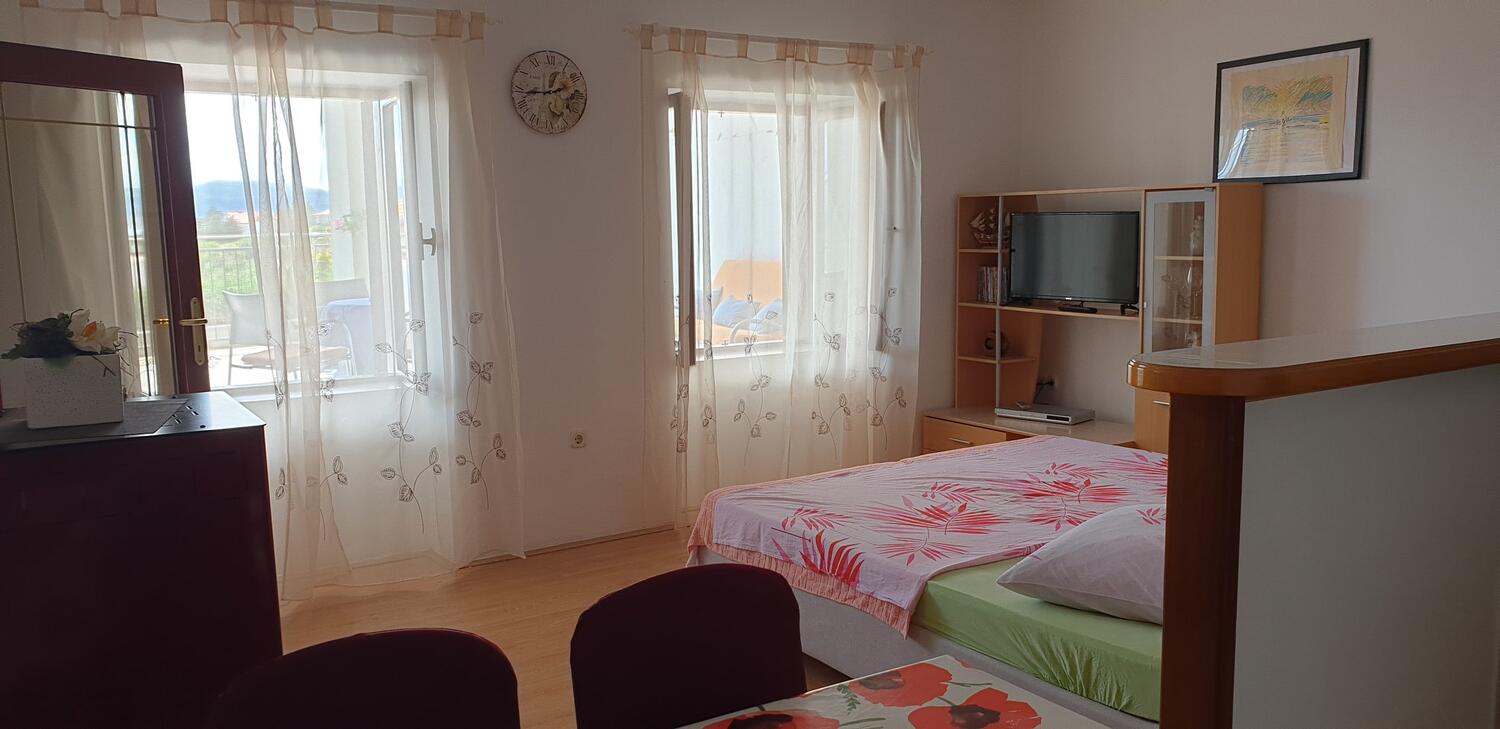 A-18968-a - Private accommodation - Apartments with a parking space Novi Vinodolski