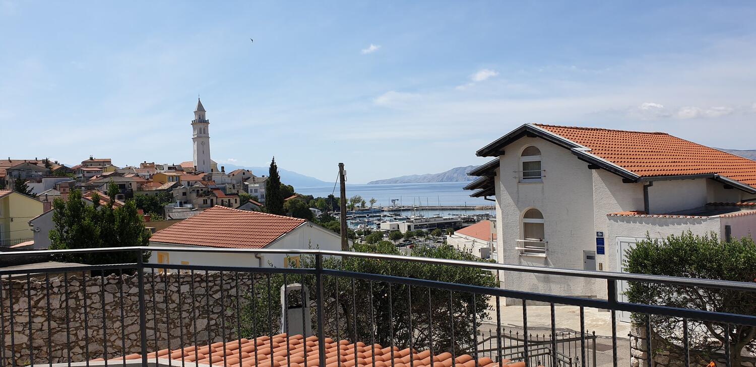 A-18968-a - Private accommodation - Apartments with a parking space Novi Vinodolski