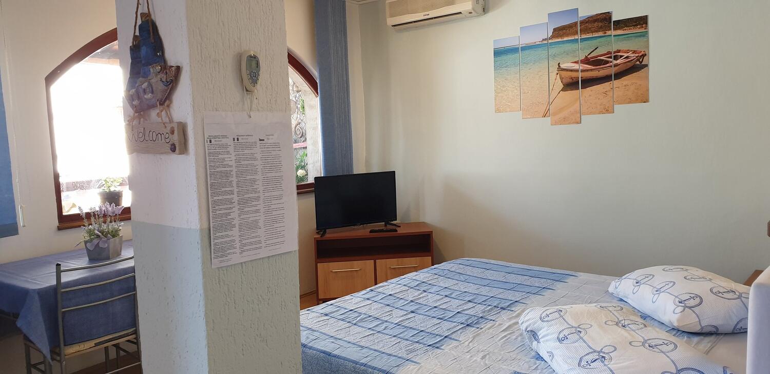AS-18968-a - Private accommodation - Apartments with a parking space Novi Vinodolski