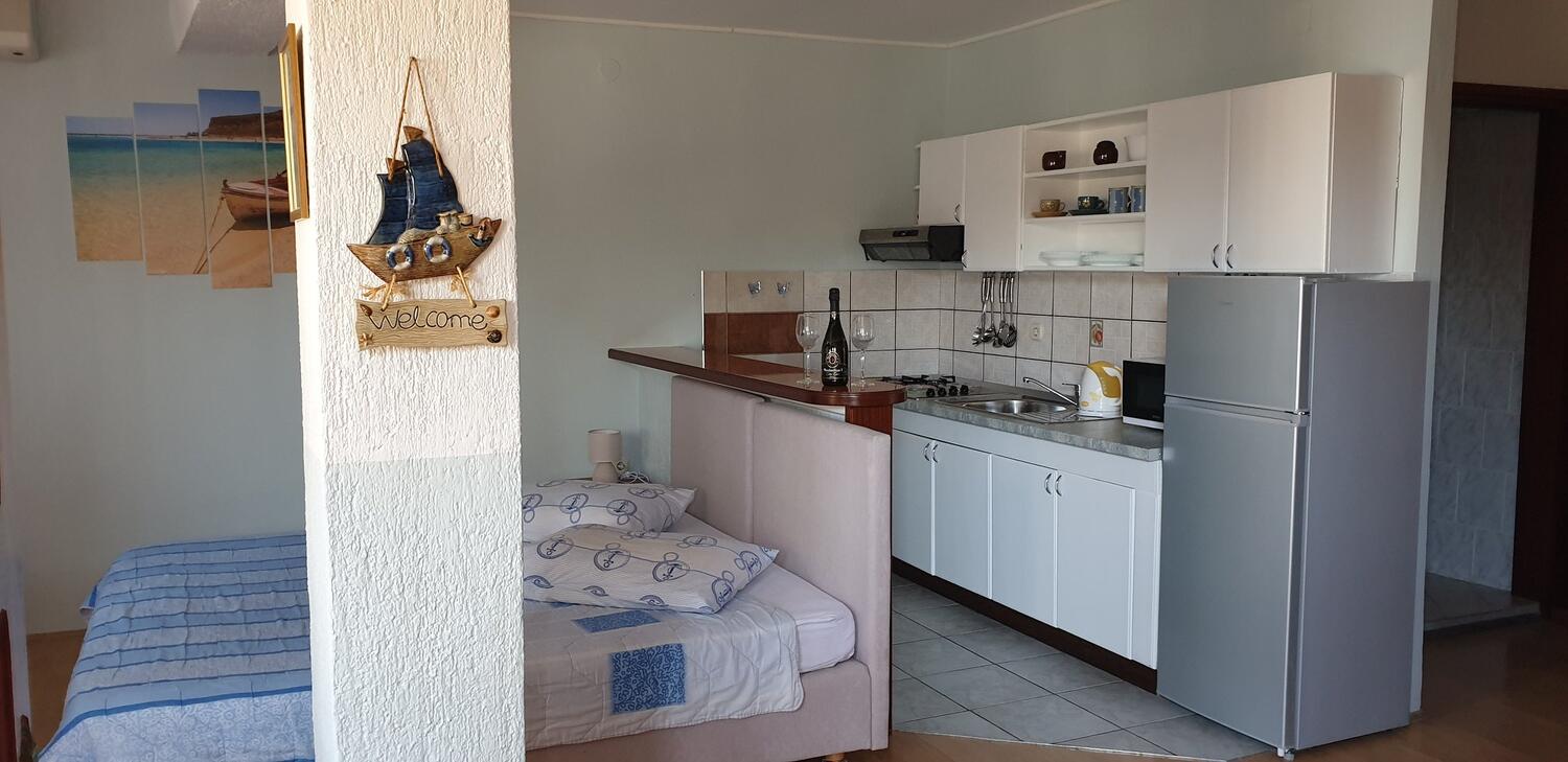 AS-18968-a - Private accommodation - Apartments with a parking space Novi Vinodolski