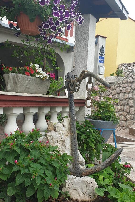 Courtyard - Apartments with a parking space Novi Vinodolski