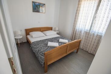 Apartments with parking space Pakoštane, Biograd - 18979