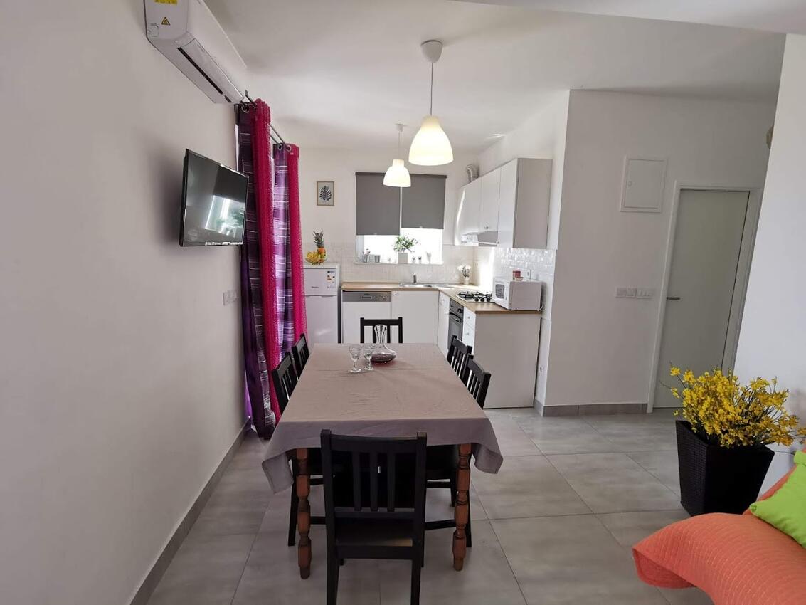 A-18979-b - Private accommodation - Apartments with a parking space Pakoštane, Biograd