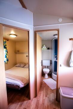 Apartmanok családok részére medencével Pakostane, Biograd - 18980