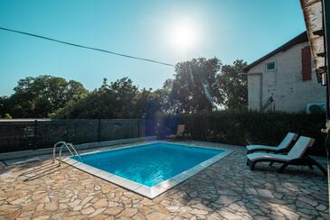 Family-friendly apartments with swimming pool Pakoštane, Biograd - 18980 Adriatic.hr