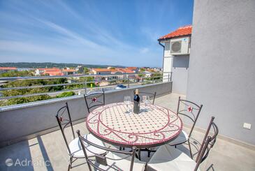 Apartamente cu piscină potrivite pentru familiile cu copii Pirovac, Sibenik - 18998