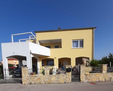 Apartments with terrace Šibenik, North Dalmatia