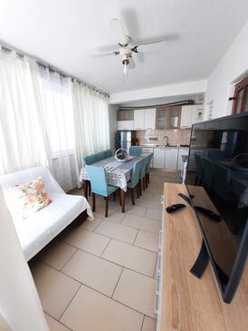 Apartments by the sea Pakoštane, Biograd - 19005