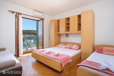 Apartments by the sea Drvenik Donja vala, Makarska - 19006