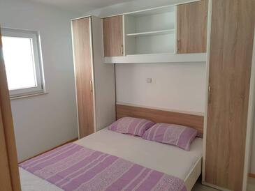 Appartamenti accanto al mare Tuconio - Tkon, Pasman - 19017