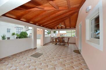 Appartamenti accanto al mare Tuconio - Tkon, Pasman - 19017