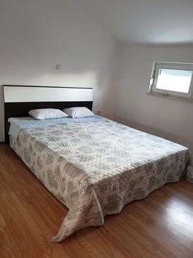 Apartmani uz more Tkon, Pašman - 19017