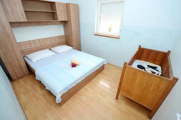 Apartmanok a tenger mellett Tkon, Pasman - 19018