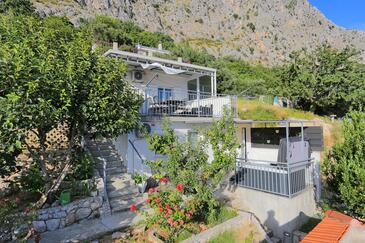 House with terrace Omiš, Central Dalmatia
