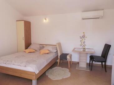 Apartmanok parkolóhellyel Seget Vranjica, Trogir - 19022