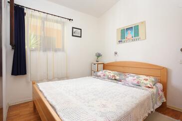 Egyszobás apartman Makarska (A-19038-a)