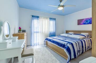 Kuća za obitelj s djecom uz more Zavalatica, Korčula - 19045