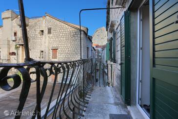 Apartments with parking space Omiš - 19051