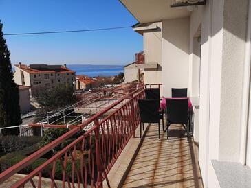 Apartments with parking space Novi Vinodolski - 19057