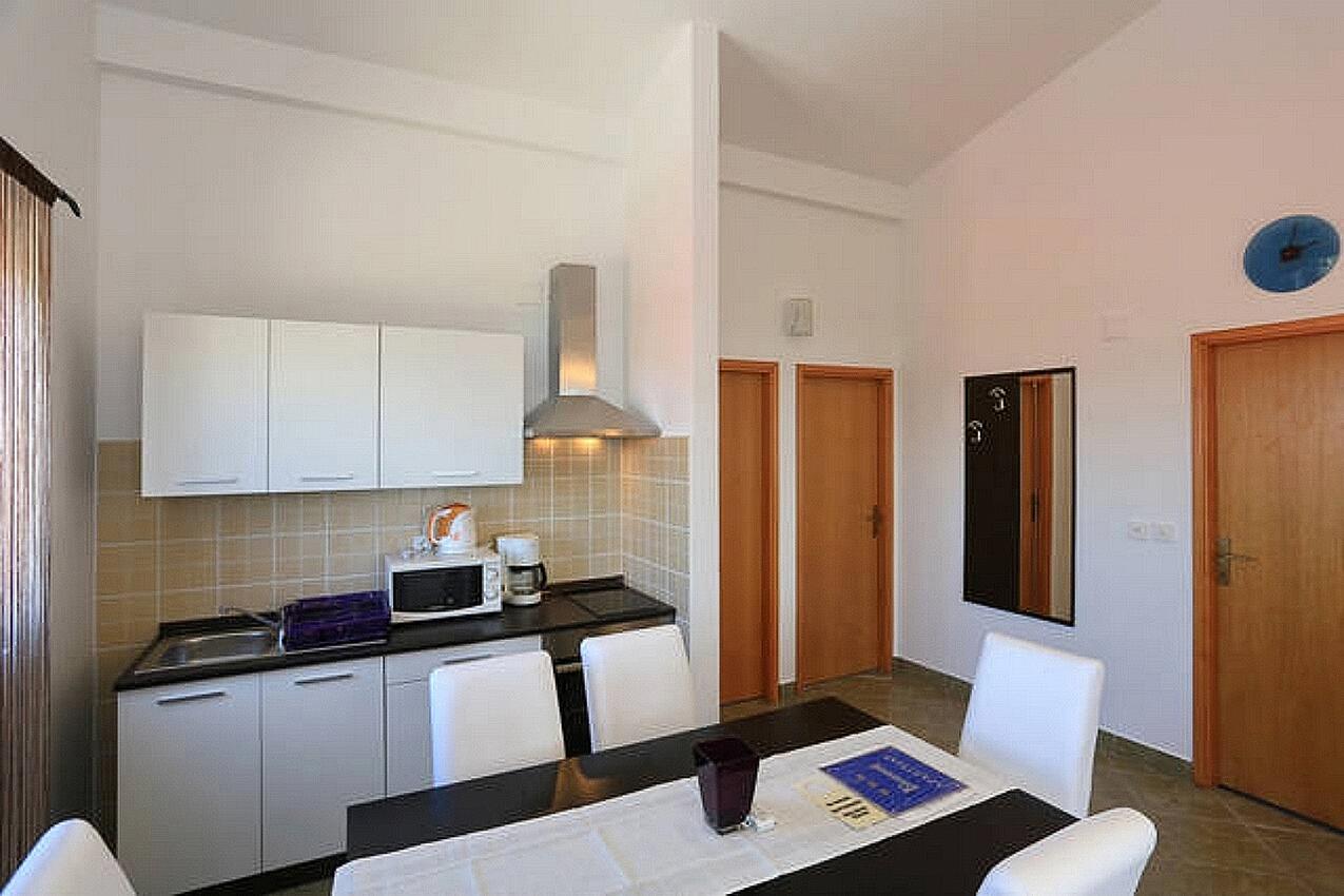Apartments with parking spaces Maslenica, Novigrad - 19060