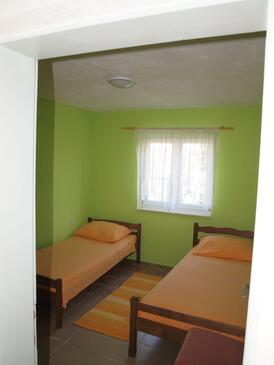 Apartments with parking space Rogoznica - 19064