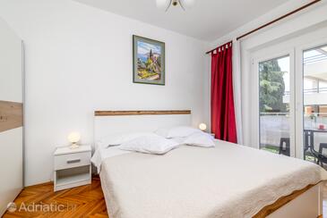 Apartments with parking space Rovinj - 19088