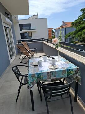 Apartments with parking space Rovinj - 19088
