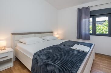 Apartments by the sea Vir - Kozjak, Vir - 19094