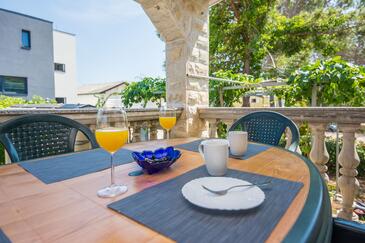 Apartments by the sea Vir - Kozjak, Vir - 19094