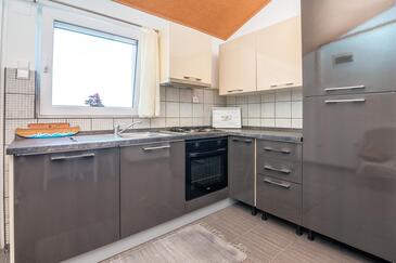 Apartments with parking space Vir - Lozice, Vir - 19099