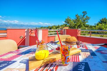 Apartments with parking space Vir - Lozice, Vir - 19099