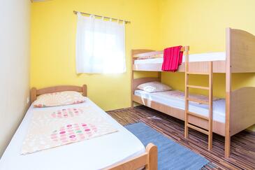 Apartments with parking space Vir - Lozice, Vir - 19099