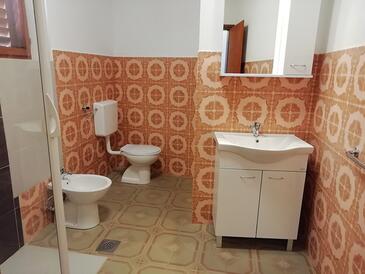 Apartment with terrace Nin, North Dalmatia