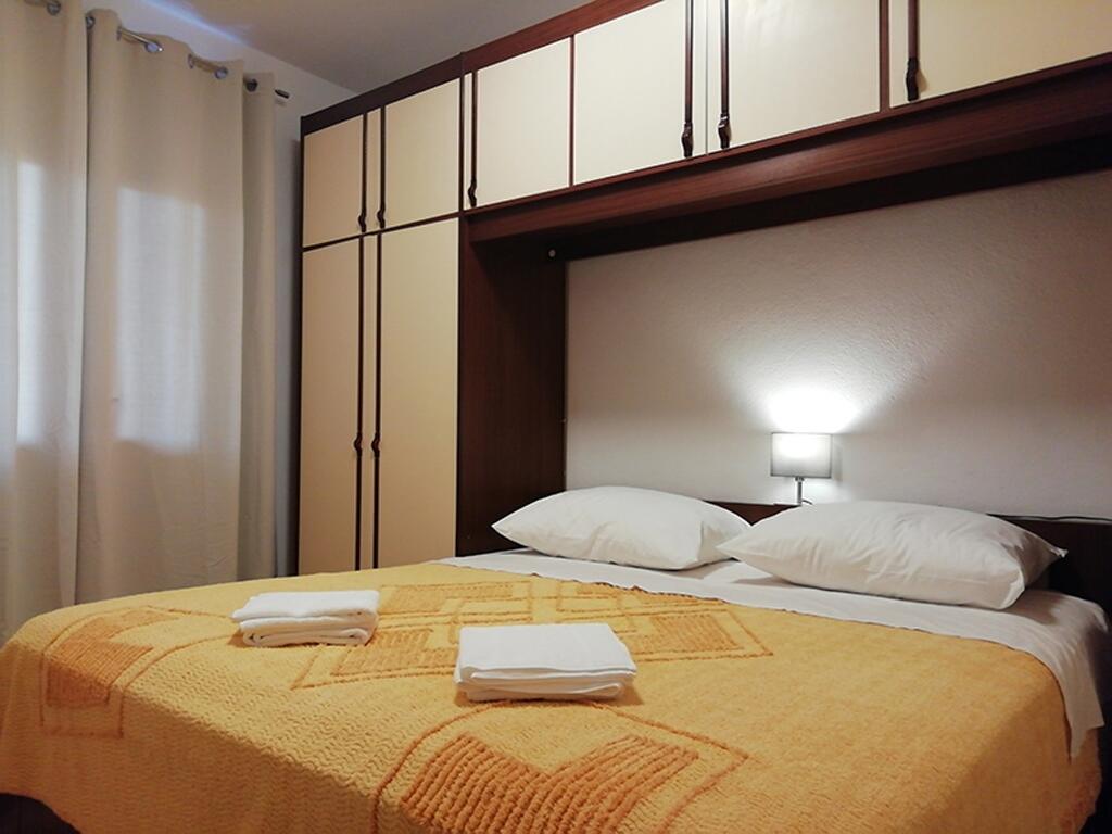 Apartamentos junto al mar Nin, Zadar - 19103